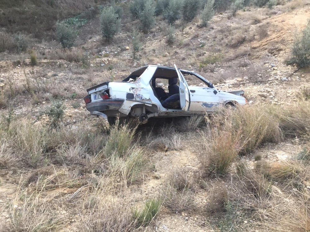 Osmaniye’de otomobil uçuruma yuvarlandı 