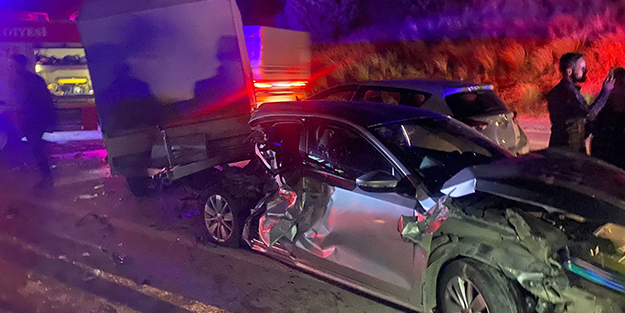Otoyolda zincirleme trafik kazası: 10 yaralı
