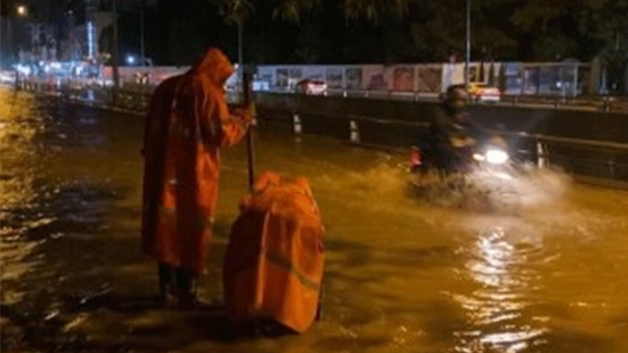 Osmaniye'de sağanak hayatı felç etti!