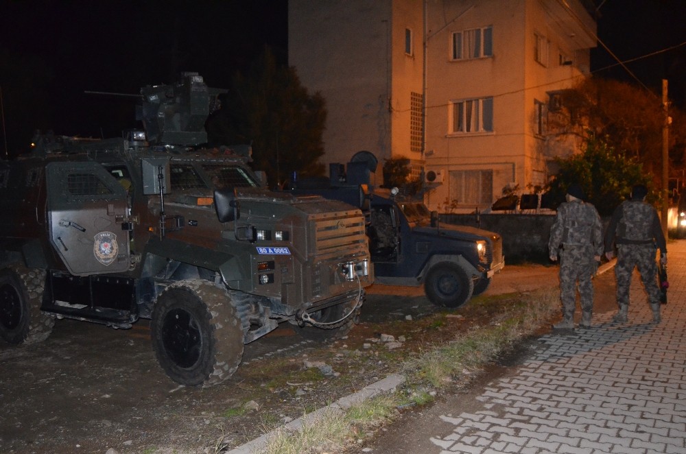 Osmaniye’de uyuşturucu satıcılarına şafak baskını 