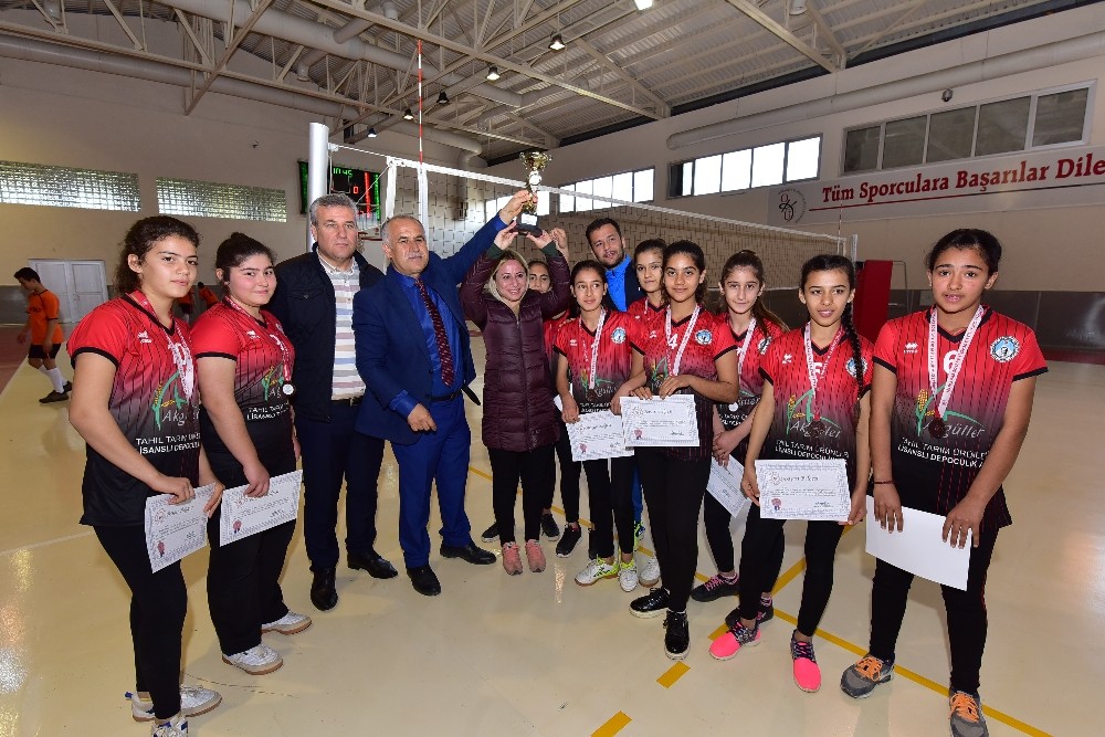 Osmaniye’de voleybol birinciliği sona erdi 