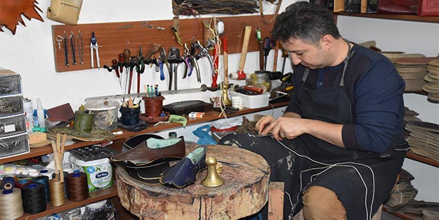 Osmanlı çarıkları için yeni ustalar yetiştiriyor