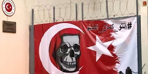 Osmanlı karşıtı Cumhurbaşkanının ülkesinde Türk Büyükelçiliği'ne saldırı