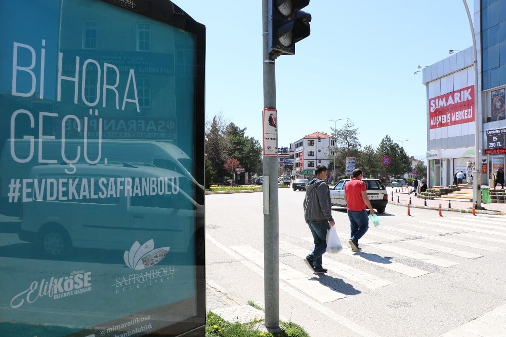 Osmanlı kenti Safranbolu’da yöresel şivelerle ‘Evde Kal’ uyarısı 