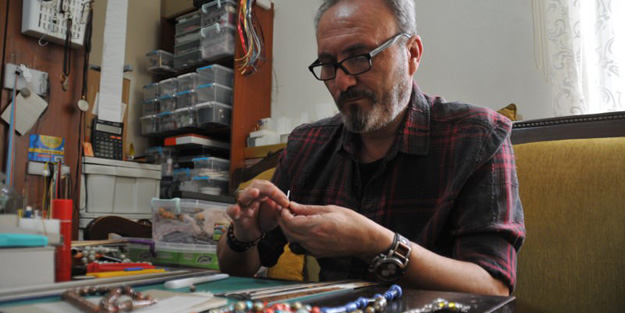 Osmanlı padişahlarını işlediği tespih 15 bin lira