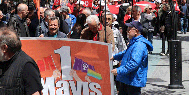 Osmanlı torununu LGBT sapkınlığına hazırlıyorlar!