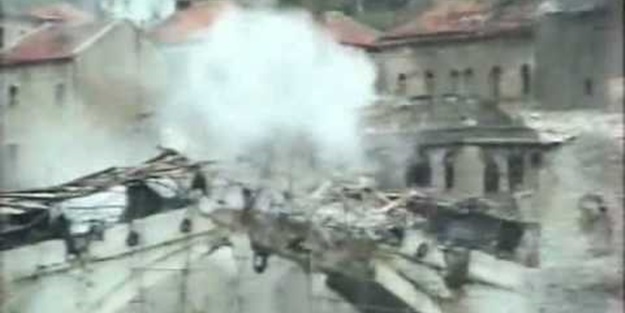 Osmanlı yadigarını bombaladılar!