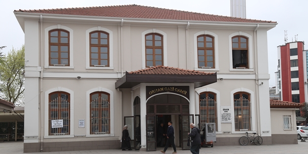 Osmanlı'nın eşsiz yapılarından Orhan Gazi Camii