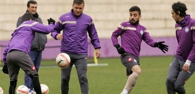 Osmanlıspor Çift Antrenman Yaptı