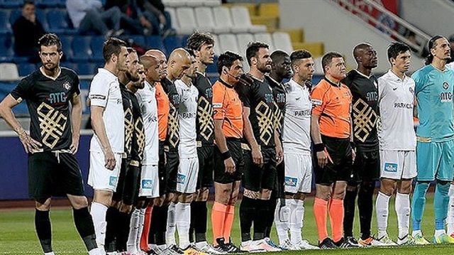 Osmanlıspor'un başarılı savunmacısı Demirok'tan protesto