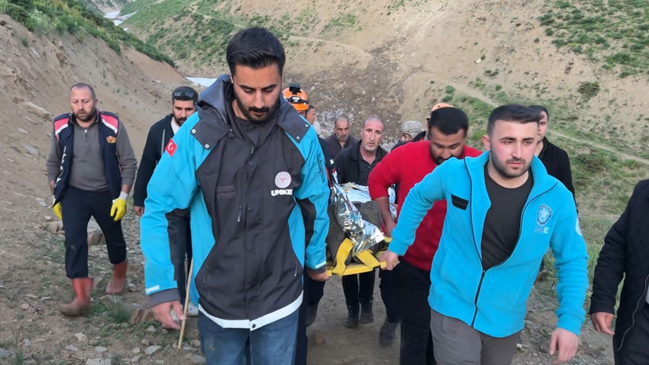 Ot toplamaya çıktı, kayalıklardan düştü! Kurtarma operasyonu tam 6 saat sürdü