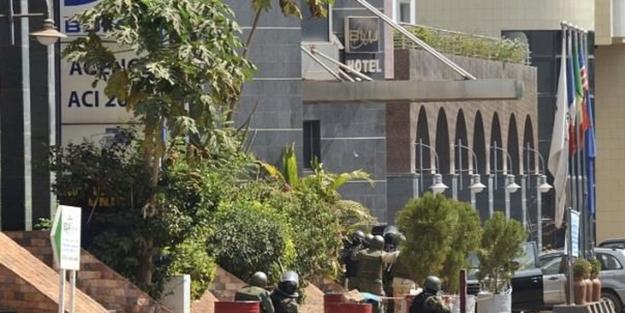 Otel baskınında rehineler serbest bırakıldı