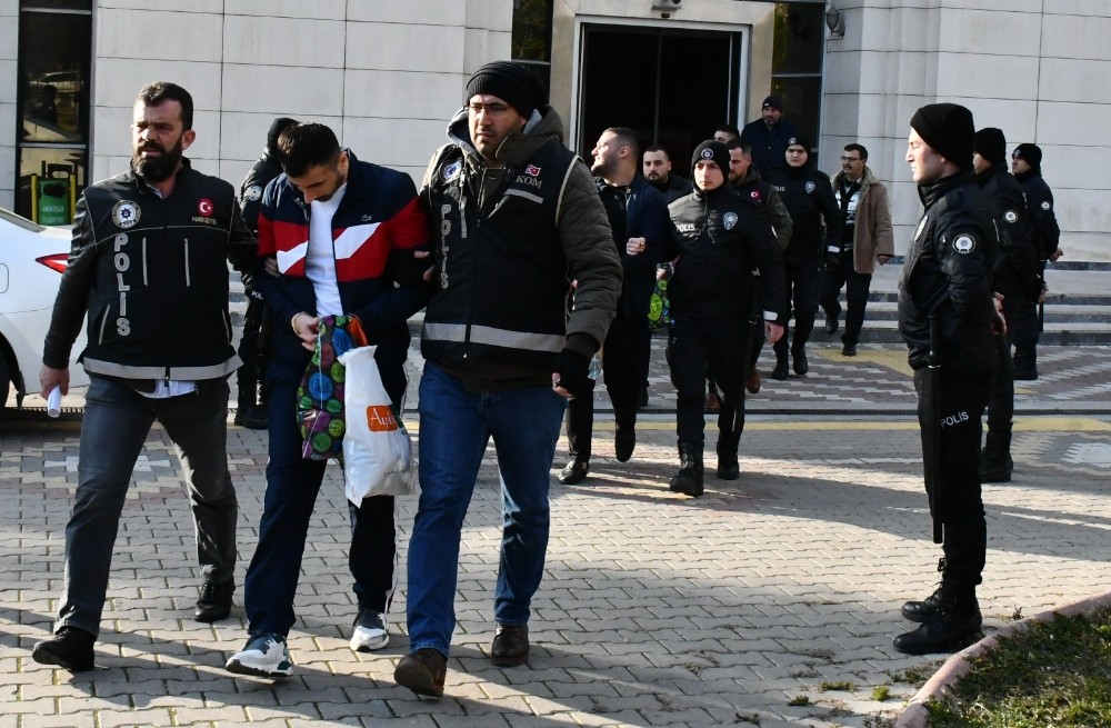 Otel odasına uyuşturucu operasyonu 