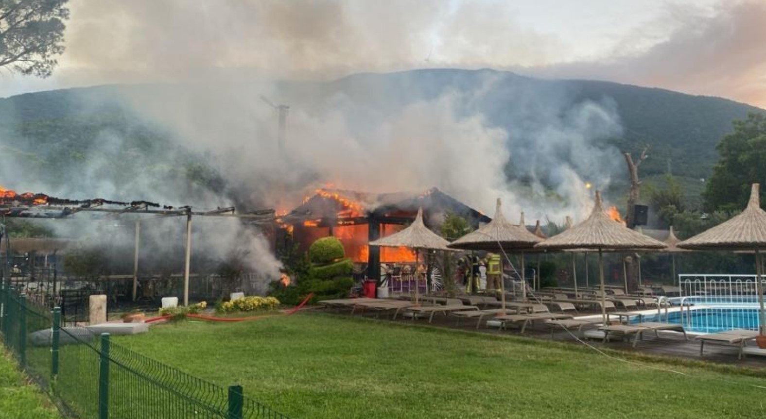 Otel yangını korkuttu