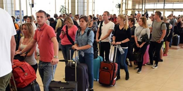 Otellerin indirimi Rus turisti Türkiye'ye döndürdü: Rus turistler yeniden Türkiye'yi tercih ettiler