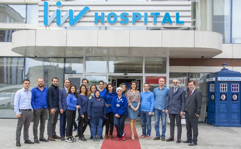 Otizm için mavi ışık yaktılar 