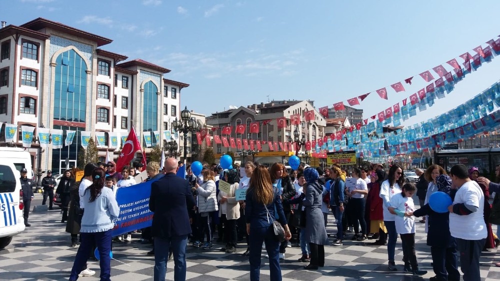 Otizmli çocuklar ’biz hasta değil farklıyız’ dediler 