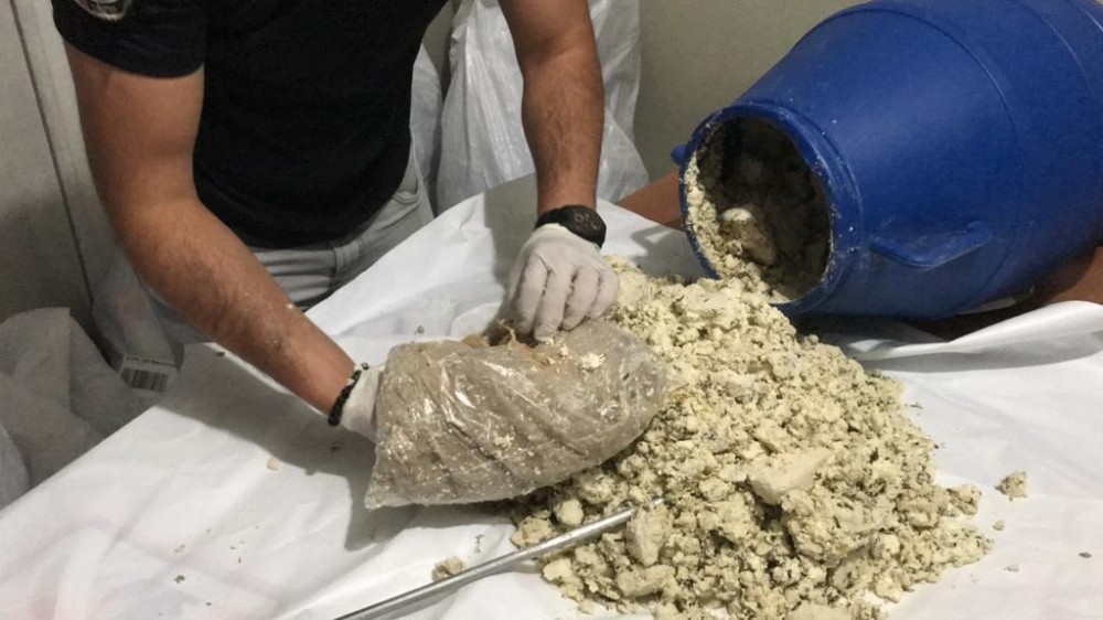 Otlu peynir dolu bidondan zehir çıktı 