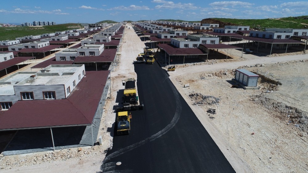 Oto Galericiler Sitesinde asfalt çalışmaları başlatıldı 
