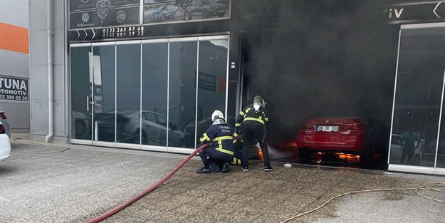 Oto galeride yangın: Mahsur kalan köpek kurtarıldı