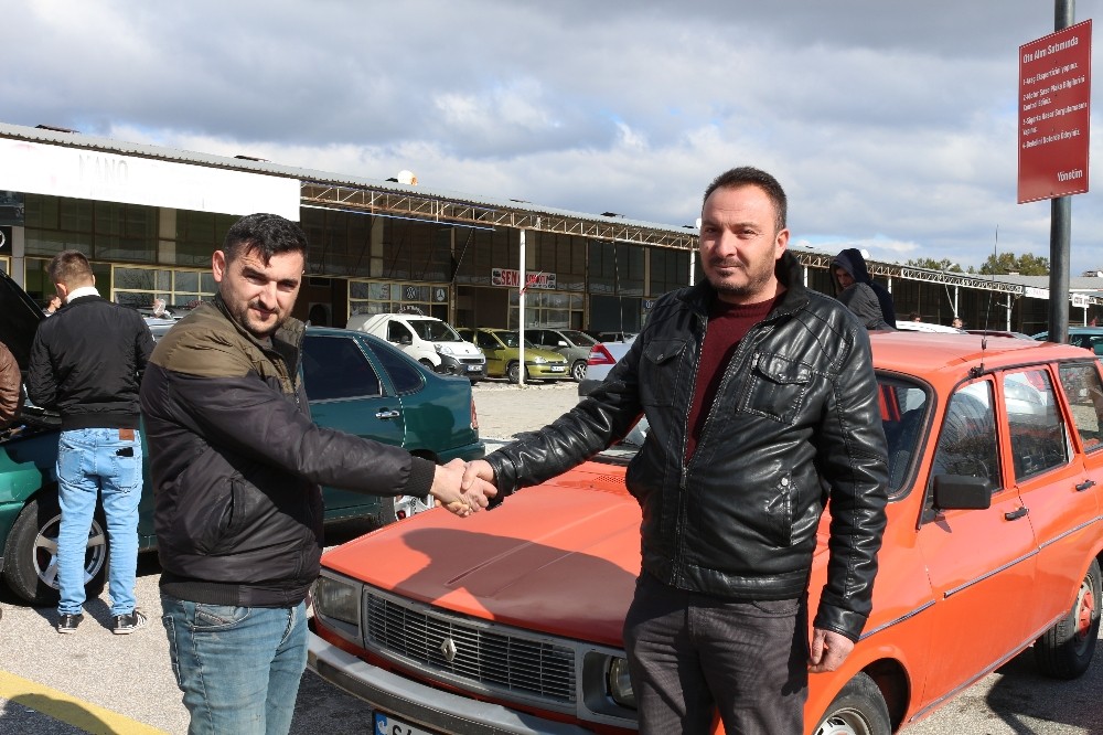 Oto pazarında herkes onlardan şikayetçi 