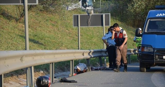 Otobanda sürat motoruyla feci kaza
