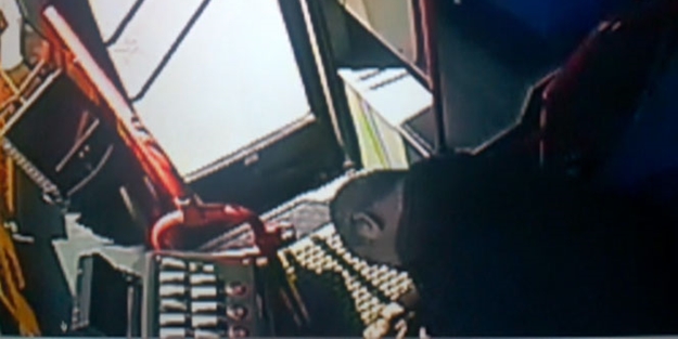 Otobüs abla kardeşi böyle ezdi!../VİDEO