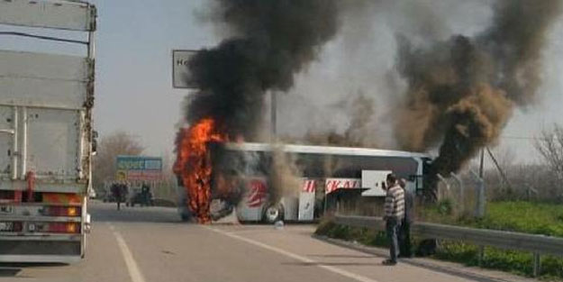 Otobüs alev alev yandı, 29 yolcu ölümden döndü