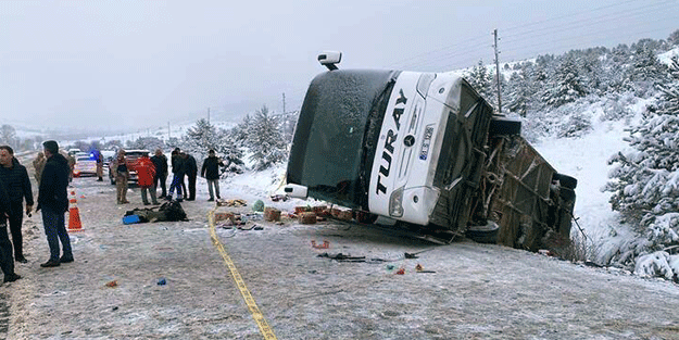 Otobüs devrildi! 3 kişi öldü