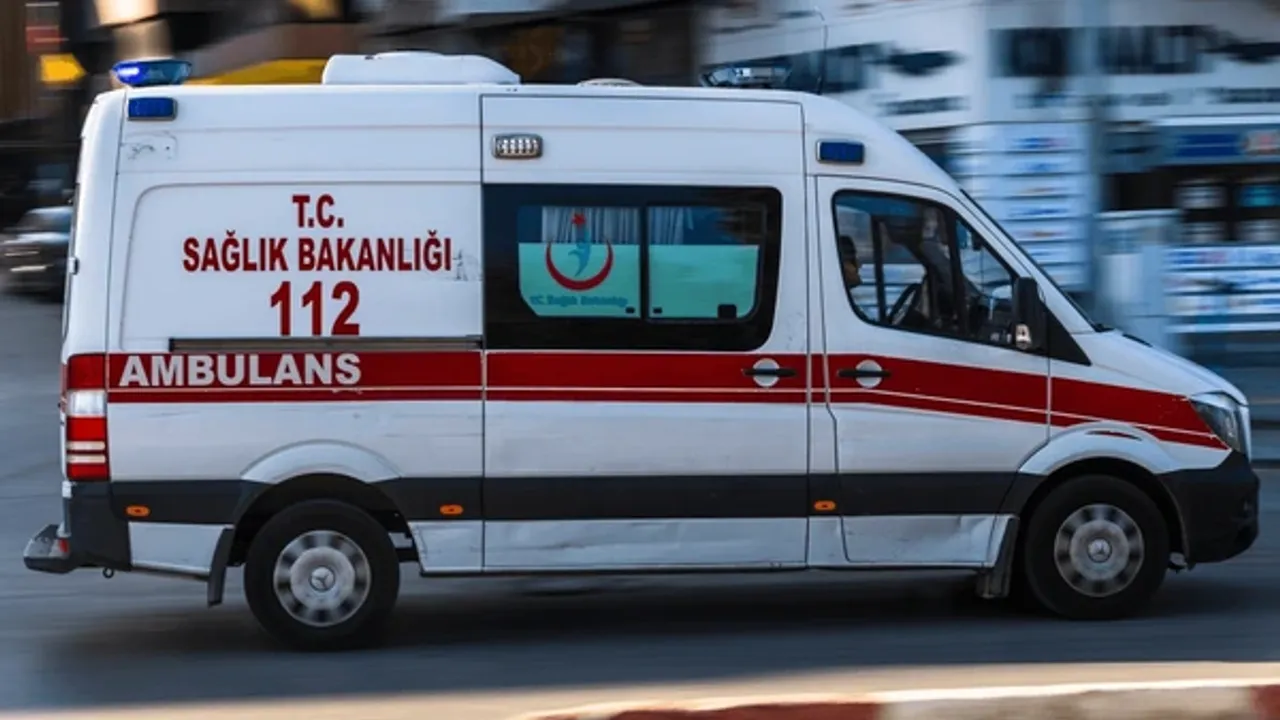 Otobüs ile tır çarpıştı: Yaralılar var