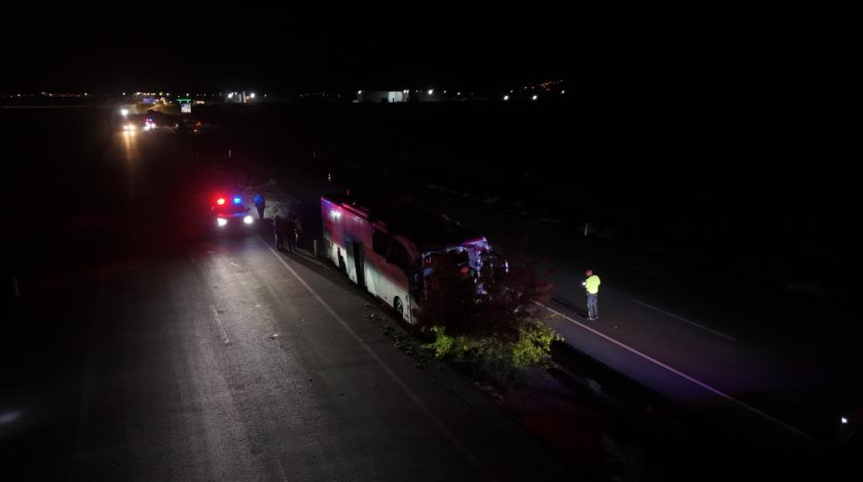 Otobüs Orta refüje çıktı! 1ölü, 13 yaralı