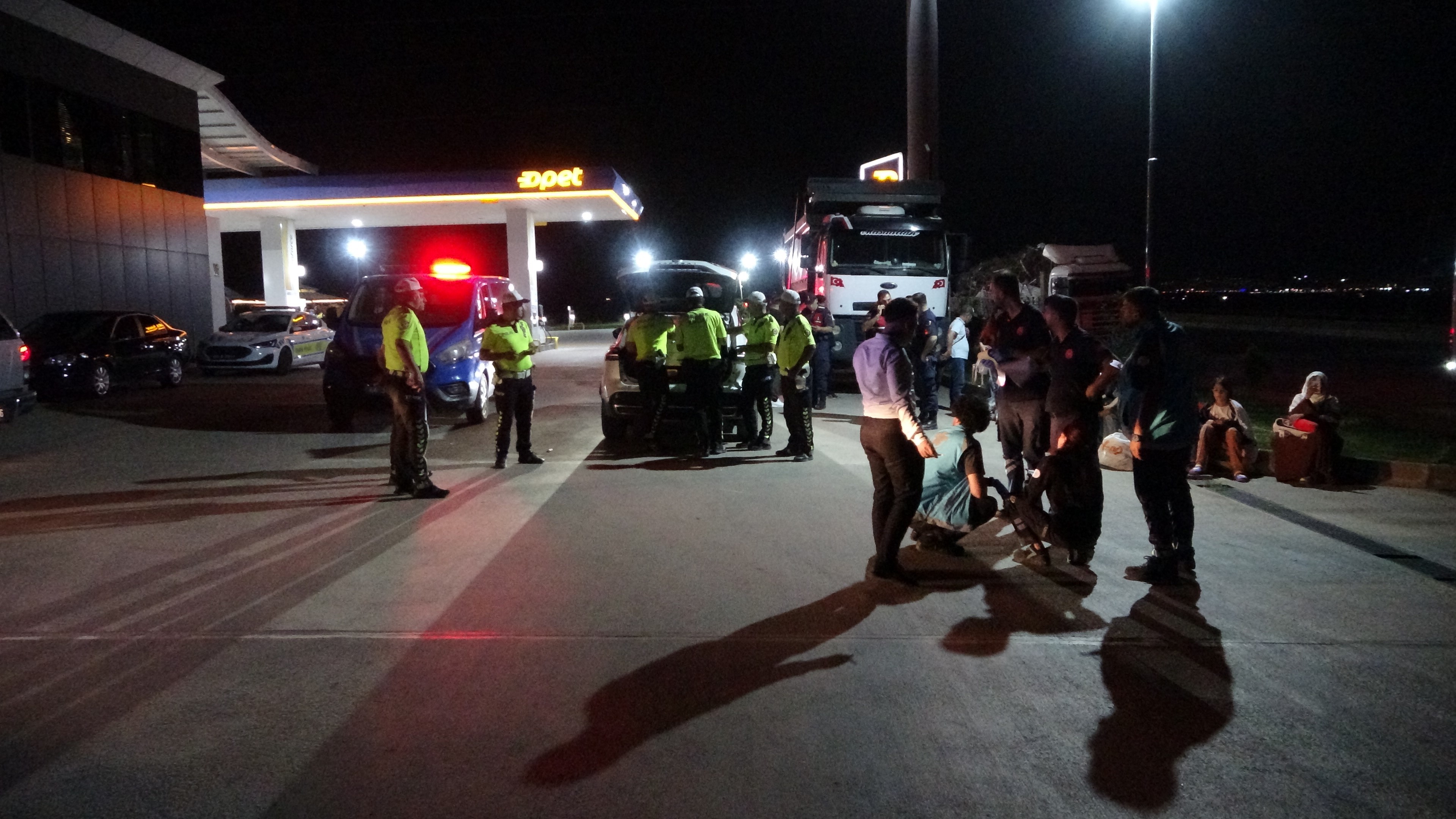 Otobüs oto yıkamaya girdi: 8 yaralı