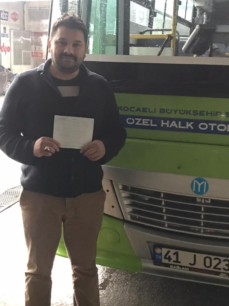 Otobüs şoförü 1 haftalık kazancı ile “Biz Bize Yeteriz Türkiye” dedi 