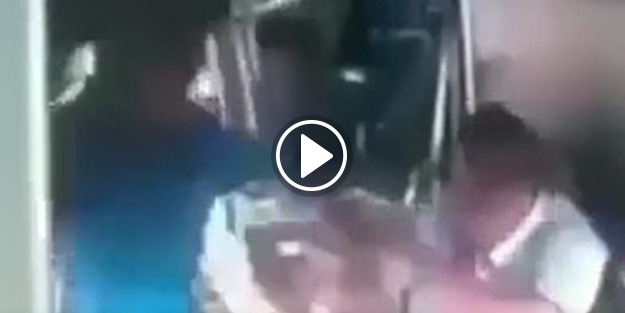 Otobüs şoförü kendisine saldıran genci pişman etti!