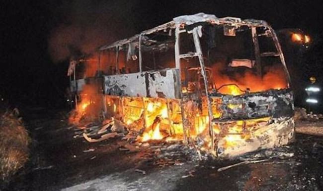 Otobüs tankerle çarpıştı: 12 kişi öldü