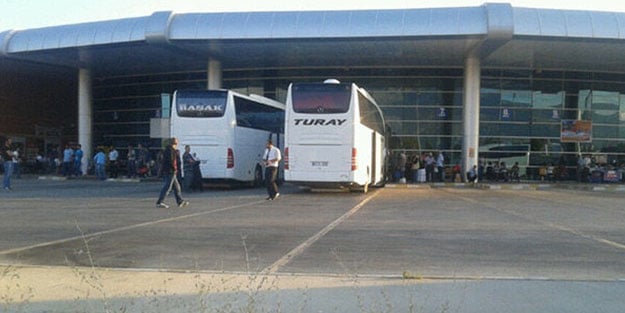 Otobüs terminalinde 58 göçmen yakalandı