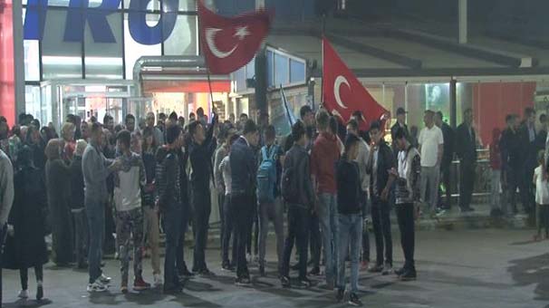 Otobüs terminalinde asker uğurlama yoğunluğu yaşanıyor