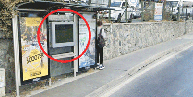 Otobüsler yolda kalıyor, kendi tatilde keyif çatıyor! Beceriksiz Ekrem suçu iktidara atıyor