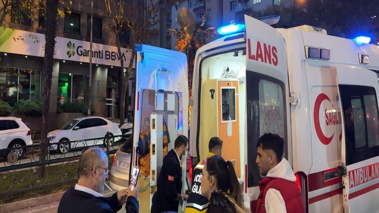 Otobüste tartıştığı Gülay K.'yı bacağından bıçakladı