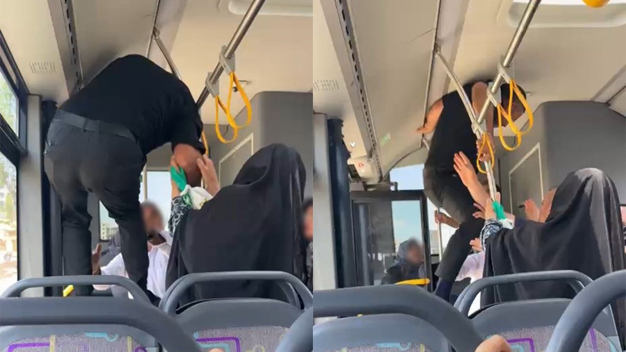 Otobüste tekmeli, yumruklu kavgada yola savruldu