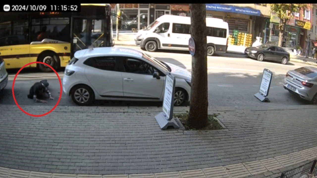 Otobüsü farketmediler! Yola savruldular!