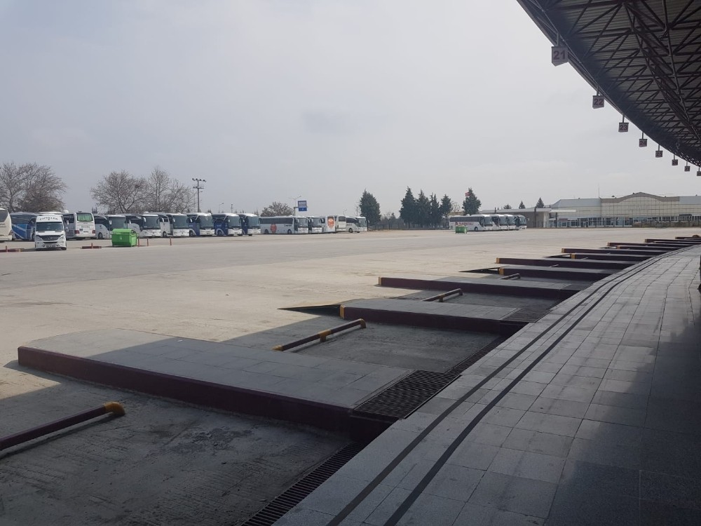 Otogar virüs sebebiyle boş kaldı 