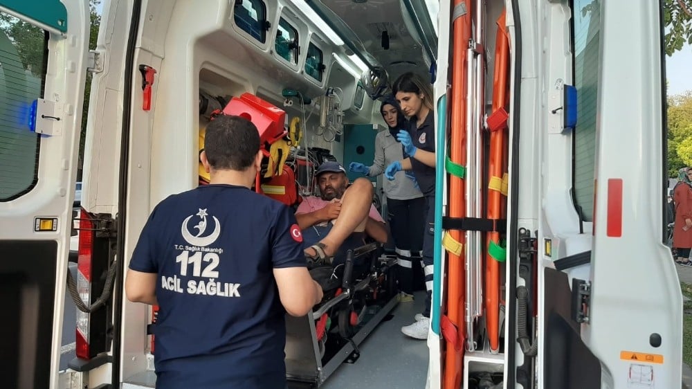 Otomobil akülü engelli araca çarptı: 1 yaralı 