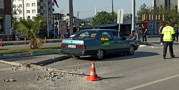 Otomobil askeri araca çarptı: Yaralılar var