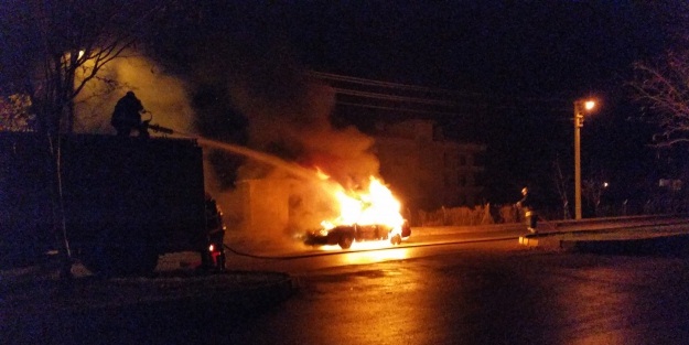 Otomobil cayır cayır yandı