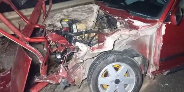 Otomobil çelik bariyerlere çarptı: 1 yaralı