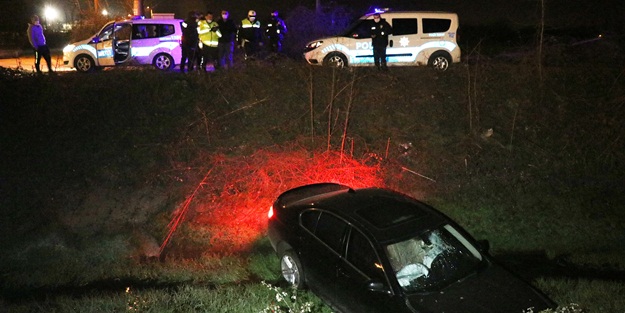 Otomobil dere yatağına devrildi: 1 yaralı