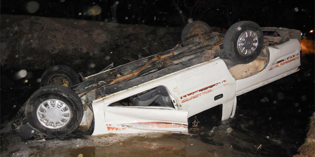 Otomobil dereye uçtu