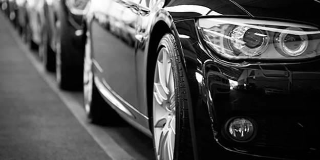 Otomobil devinden flaş karar: Durduracak!