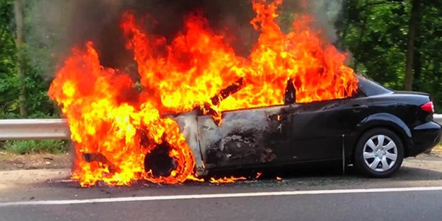 Otomobil devinden müşterilerine şok çağrı! Otomobiller yanabilir